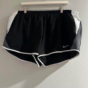 Nike Tempo Running Shorts Womens 2X Black White Dri-FIT Mesh Athletic